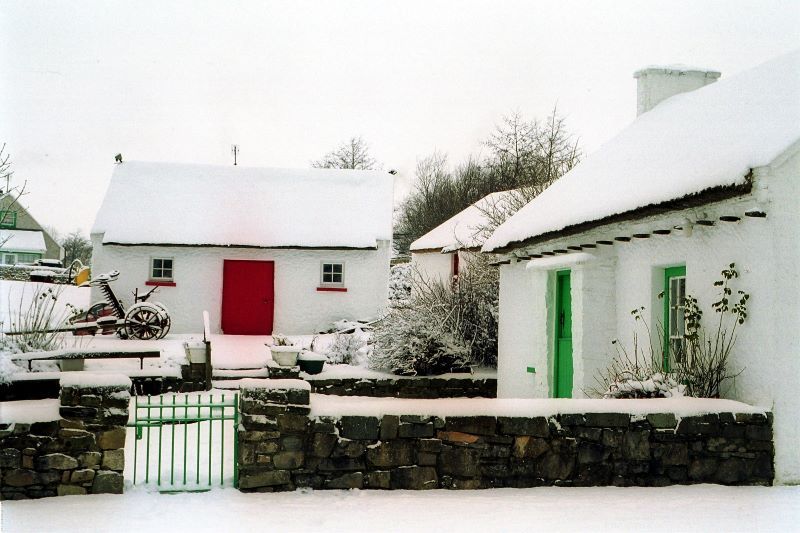 A snow-topped cottage in Kilmacrennan, Co Donegal (RollingNews.ie)